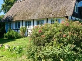 Charming Holiday Home From 1870 On Fejø
