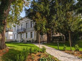 La Villa des Vignes, hotel v destinaci Saint-Émilion