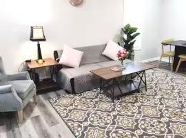 Cozy Home walk to DT - Private Bedroom, hotel i Indianapolis