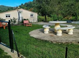 Tranquillité dans les cevennes, hotel a Sumène