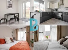 Three Bedroom House by Brookland Stays Serviced Accommodation Short Lets Manchester with Free WiFi