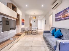 Modern apartment in sliema next to the sea, hotel sa Sliema