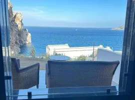 "Seaside Studio with Stunning Views in Belyounech
