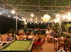 Social Backpacker Hostel & Rooftop Bar