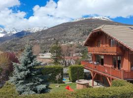 Chambre D'hôte au Chalet Datcha, δωμάτιο σε οικογενειακή κατοικία σε Pont-de-Cervières
