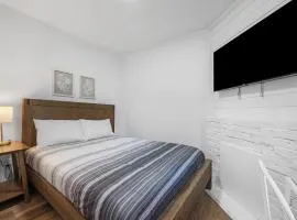 Pittsburgh Shadyside 1B Cozy and Stylish Private Bedroom with Shared Bathroom
