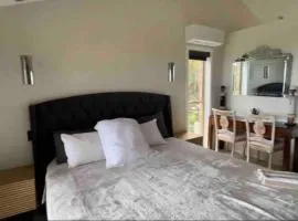 Como Guest Suite - Pet Friendly