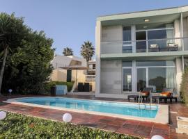 Casa Andorinha With Private Pool & Coastal Views, hotel in Foz do Arelho