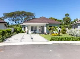 Three Bedroom Villas in Drax Hall - Pool Gym - 24hr Security - Beach Closely