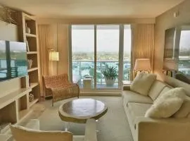 Amazing View 1 Hotel Corner Unit 2BR/2BA w Balcony