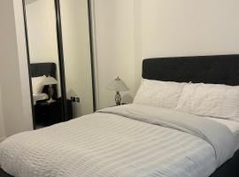 Modern Downtown Escape, hotel di Dagenham Dock