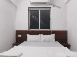 Unix Hotel And Guest House, ξενοδοχείο σε Daman