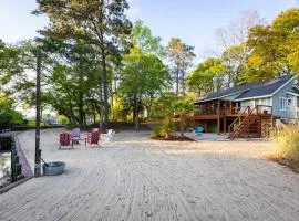 Secluded Waterfront Retreat With Backyard Beach