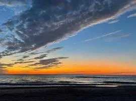 Cozy Haven near Manatee Memorial and Great Beaches