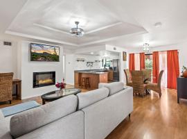 Luxurious gated Condo in Sabino cyn, resort style living, hotel v destinaci Tucson