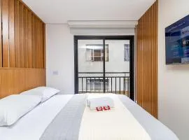 Studio Completo ao Lado da PUC - CAP109