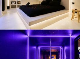 Loveroom Ô Diable Des Plaisirs, hotel con bañera de hidromasaje en Tourcoing