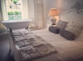 The Crown Inn, khách sạn boutique ở Towcester
