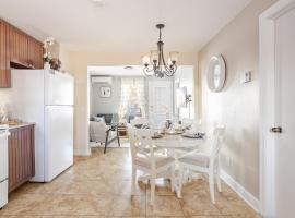 Grande maison moderne 4 chambres - Spa Jaccuzi, Jardin & Parking gratuit - Idéale Familles et groupes, ξενοδοχείο με σπα σε Saint-Jean-sur-Richelieu