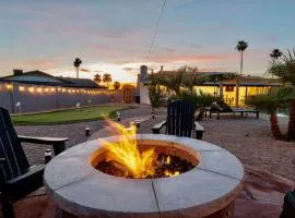 Massive Backyard - Pool, Hot Tub, Putting Green, & Fire Pit