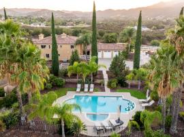 Villa on 5 Acre Vineyard Equestrian Estate, Pool & Hot tub, Events, ξενοδοχείο σε Murrieta