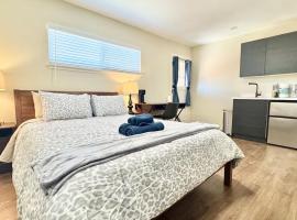 Remodeled Bungalow Suite with Parking, Steps from SJSU, hotel in San Jose