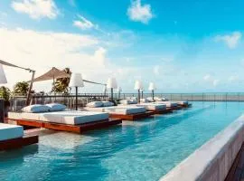 Setai Yacht com Café by Apartamentos Jampa
