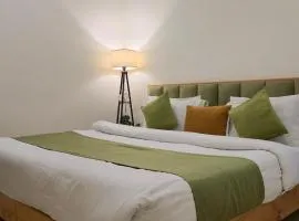 Around stays, Tapovan