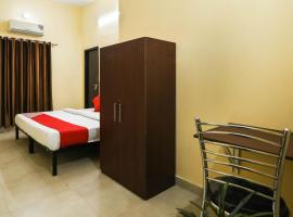 Hotel O Laavin Inn Near Gomti Riverfront Park, hotel near Chaudhary Charan Singh International Airport - LKO, Lucknow
