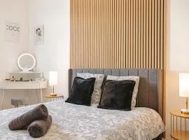 Gatsby - Appartement rénové élégant, Hypercentre Saintes, Calme, Fibre, TV 4K, Netflix
