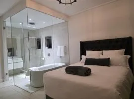 Aurora Executive Stay In Waterfall City