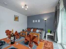 Spacious 4 Bed Home I Free Parking in Sheffield