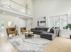 Main Unit Luxury South Windsor Oasis