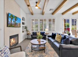 Luxurious Remodeled Villa in La Quinta #A, hotel a La Quinta