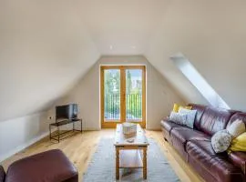 Pond View Loft