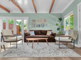 Modern Country Home Near Downtown & Bike Trail, hotel di Sebastopol