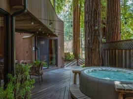 Tri-Level MCM Masterpiece Redwoods Golf & Spa, hotel di Monte Rio