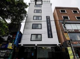 Townhouse OAK Seventy Seven, hotel v destinaci Dum Dum