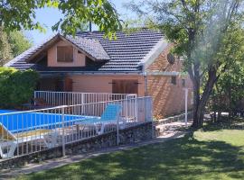 Cabaña Don Fernando, hotel in Los Hornillos