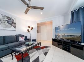 5-Bedroom Comfort & Style, hotel en Urraween
