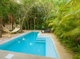 Exclusive Villa with private pool, Jungle and Golf views - 8 Min Walk to the Beach