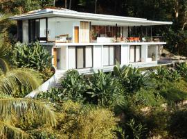 Narra Hill Tagaytay, hotel dengan hot tub di Laurel