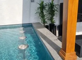 Apartamento vista Mar Piscina Poucos metros do mar