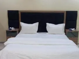 Ziena Hotel