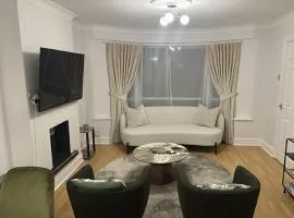 Cosy 4 bedroom in borehamwood