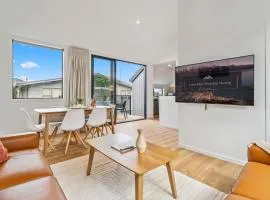 Chic Living in Town Centre on Sterling