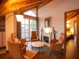 Luxury penthouse with Balcony Ski Storage Carport Lift