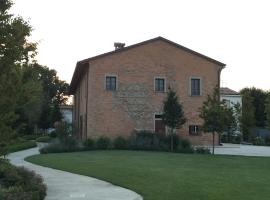 Agriturismo Da Luca, accessible hotel in Calendasco