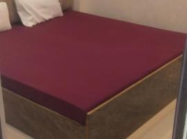 Kashi kedar paying guest house, hotel v destinaci Váránasí