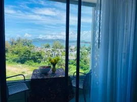 Aristo 2 Condo with a sea view